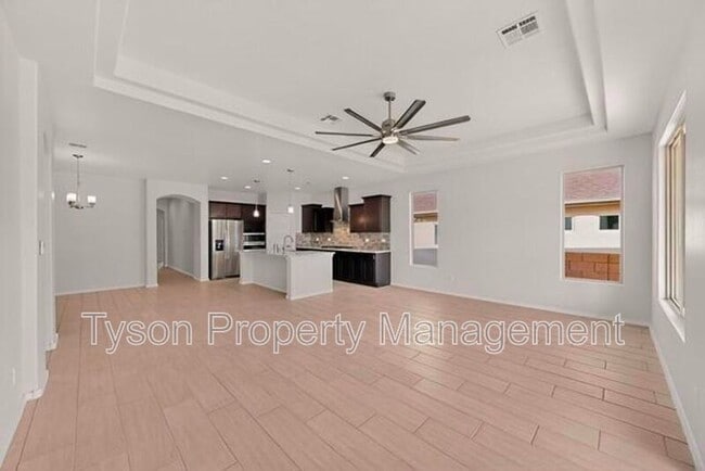 Building Photo - 247 Needle Ave SW