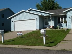 Building Photo - 979 11th Ave S