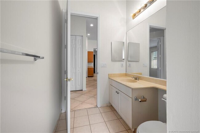 Building Photo - 2529 SW Park Meadows Trail