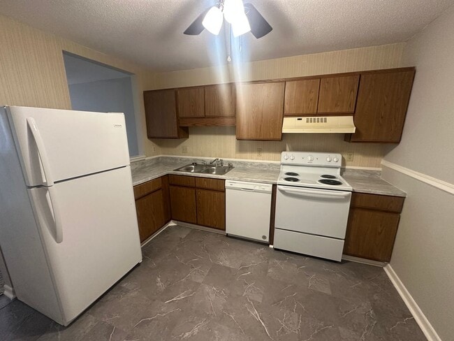 Building Photo - 1522 Parkway