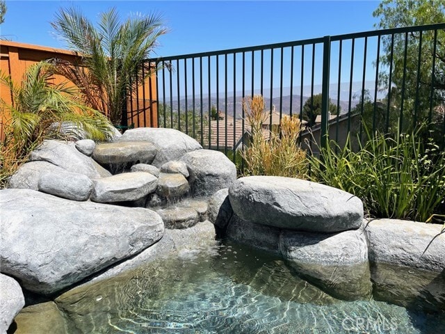 Building Photo - 8835 Fallbrook Way