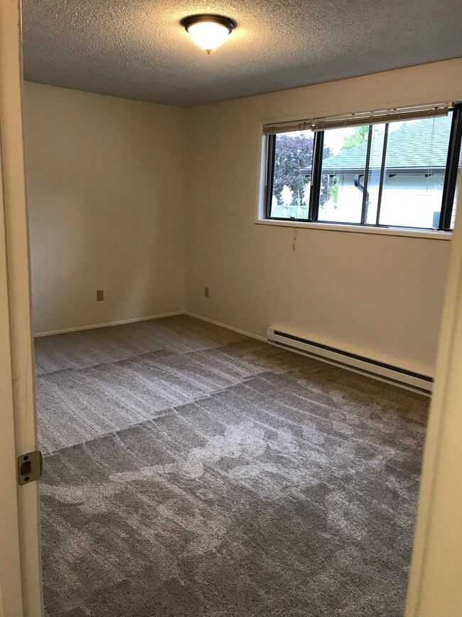 Building Photo - 5129 SE Cesar Estrada Chavez Blvd