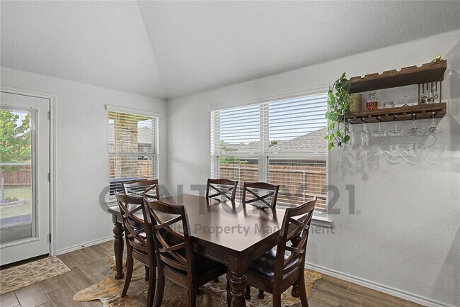 Building Photo - 1825 Agarito Dr