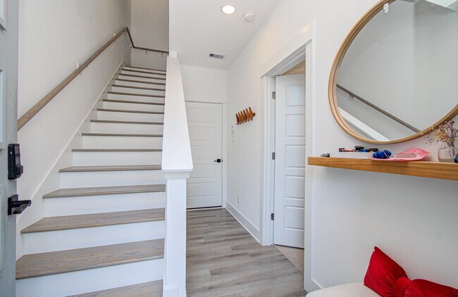 Building Photo - 8325 Springwood Crk Ln