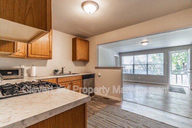 Building Photo - 210 Harwood Dr
