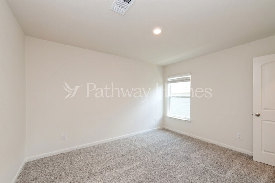 Building Photo - 917 Mountain Goat Ln