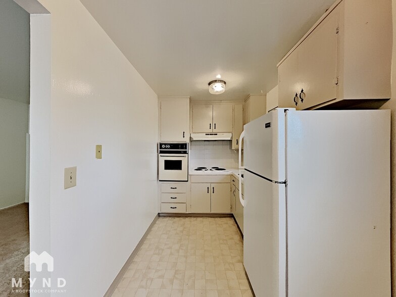 Building Photo - 2376 Sutter Ave