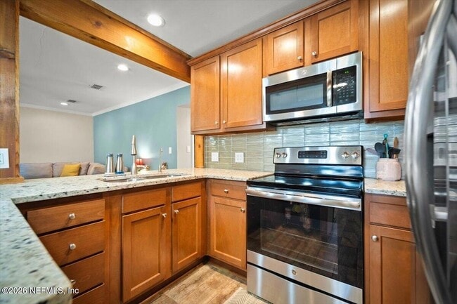 Building Photo - 2032 Inwood Terrace