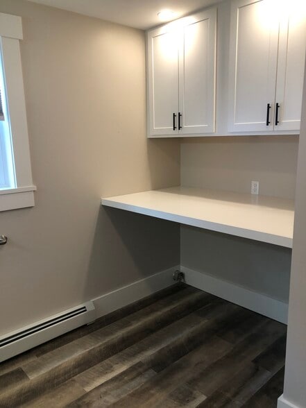 Building Photo - 556 Water St