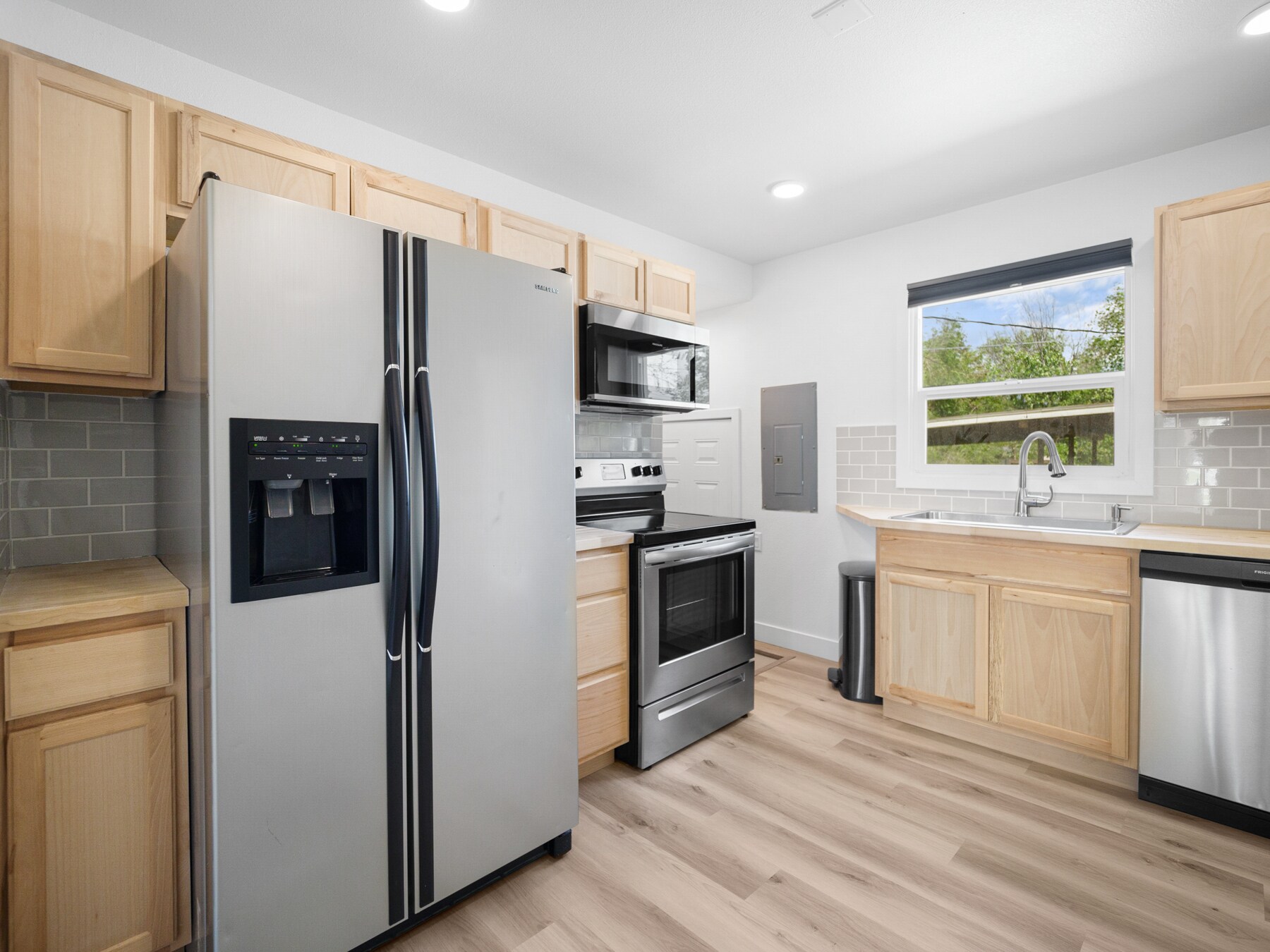 Building Photo - 1410 Swift Blvd