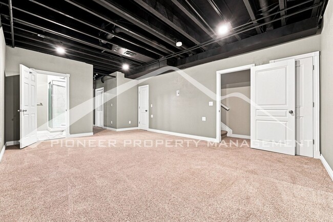 Building Photo - 4570 Meade St