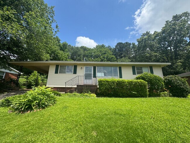 Building Photo - Nice 3/1 House in Lindale- $1,395