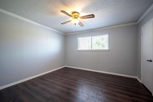 Building Photo - 2352 Triway Ln