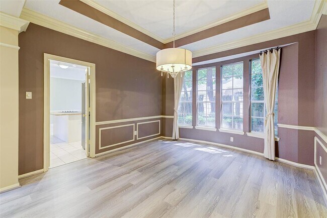Building Photo - 16606 Shadow Path Dr