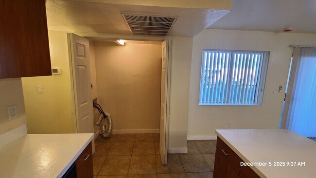 Building Photo - TUCSON - ROYAL ALVERNON