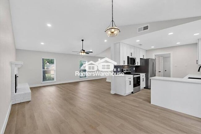 Building Photo - MOVE IN READY  Completely Refreshed Euless...