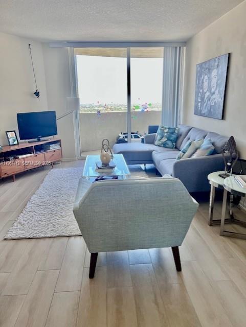 Building Photo - 19501 W Country Club Dr