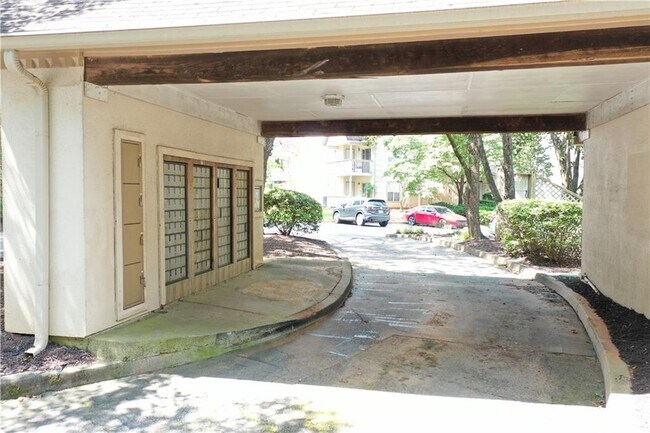 Building Photo - 705 Bridge Ln