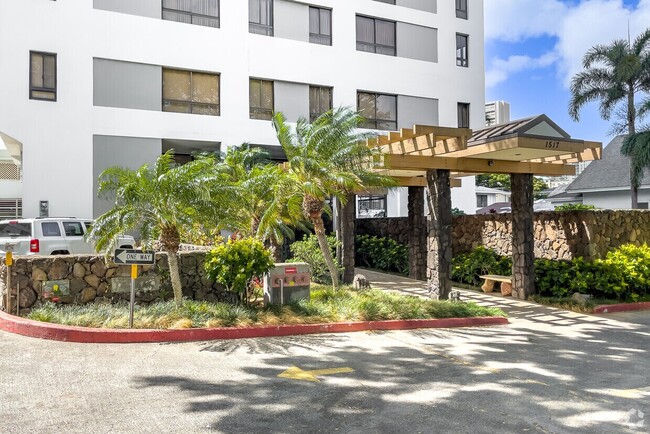 Building Photo - 1517 Makiki St