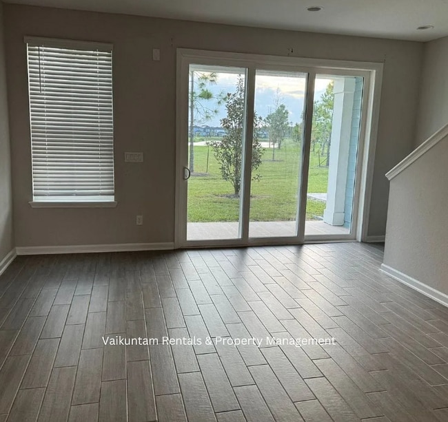 Building Photo - 370 Richmond Dr