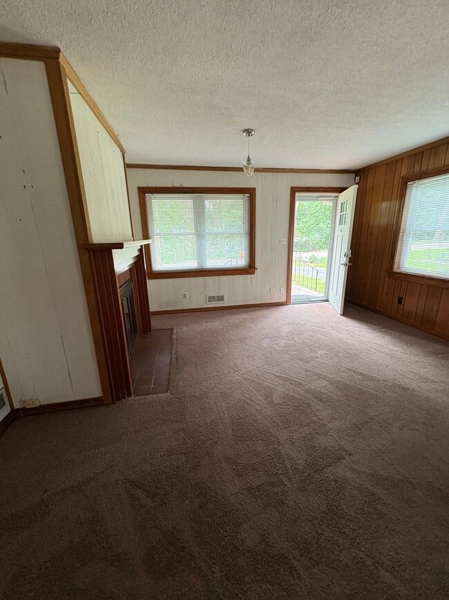 Building Photo - 3 bedroom 3 bath in Spartanburg!!