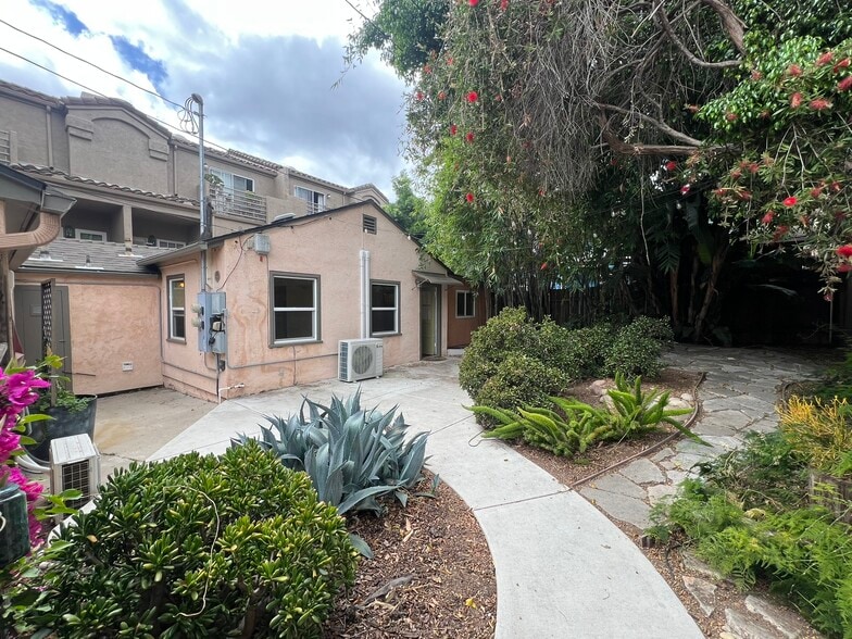 Building Photo - 2019 Cypress Ave