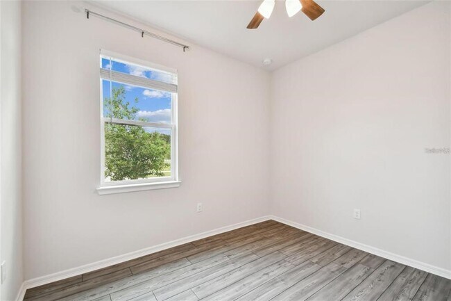 Building Photo - 13144 Peachleaf Ave