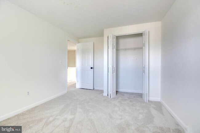 Building Photo - 6022 Phlox Ct