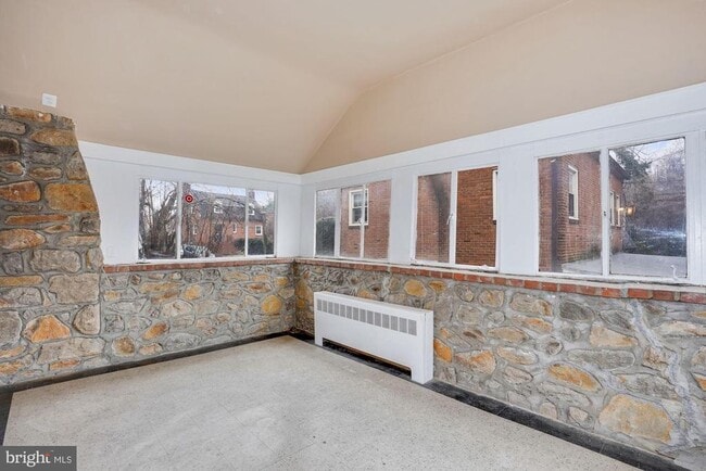 Building Photo - 3209 19th Rd N