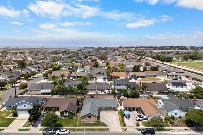 Building Photo - 17551 Misty Ln