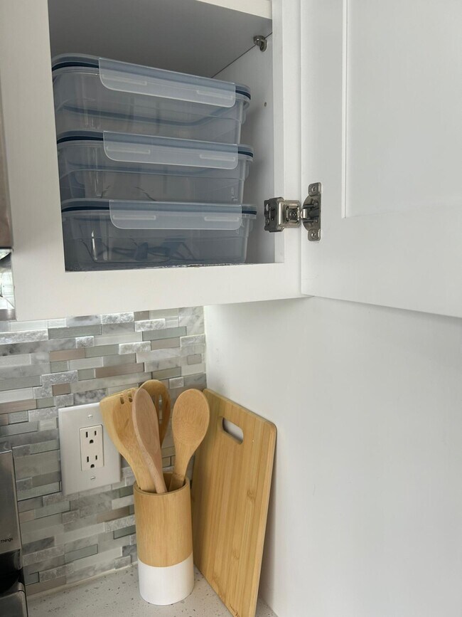 Building Photo - 1140 Staghorn St