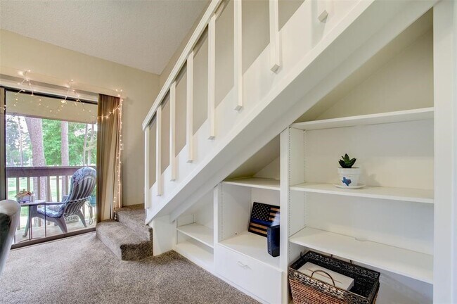 Building Photo - 12900 Walden Rd