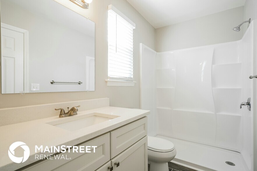 Building Photo - 1915 Collier Rd