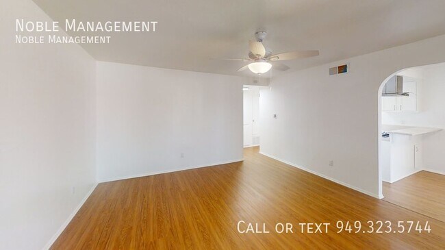 Building Photo - 2733 E Almond Ave