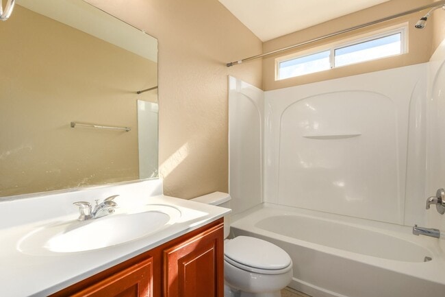 Building Photo - Copper Basin Charmer