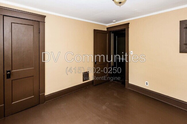Building Photo - 1148 E 176th St