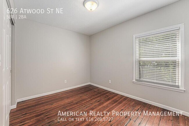 Building Photo - 626 Atwood St NE