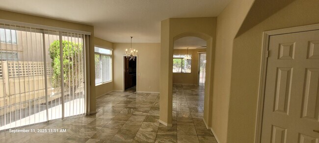Building Photo - Convenient location in Scripps Ranch
