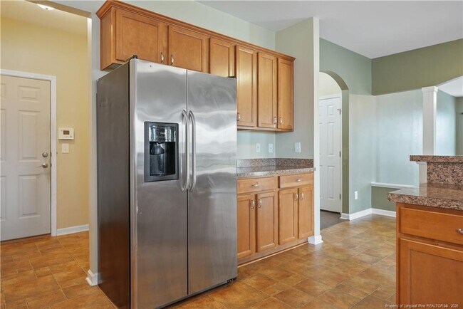 Building Photo - 415 Highgrove Dr