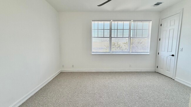 Building Photo - 810 3rd Ave N