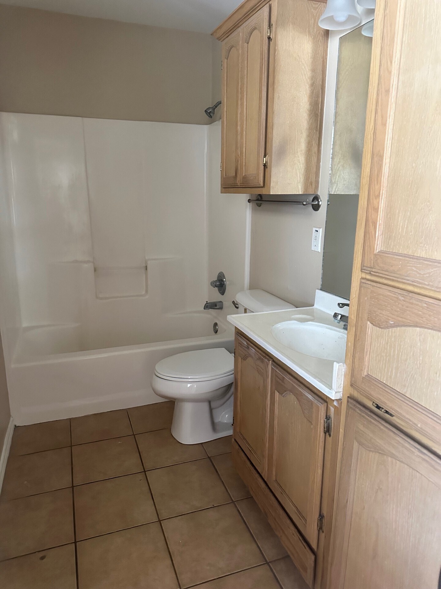 main bedroom toilet and bath - 2117 W Western Dr