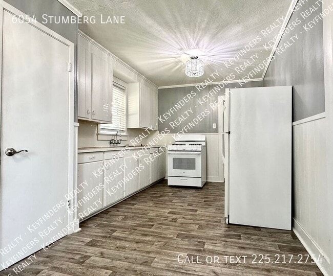 Building Photo - 6054 Stumberg Ln