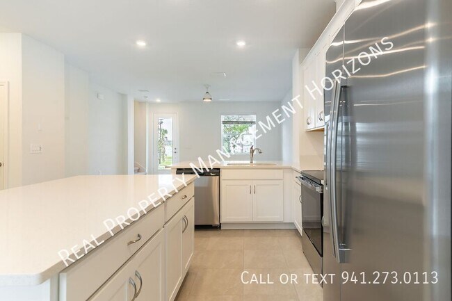Building Photo - 7492 Cabin Ln