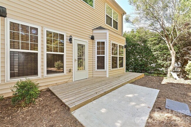 Building Photo - 10208 Old Carolina Dr