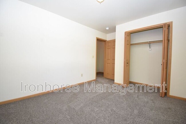 Building Photo - 2460 Wheeler Dr