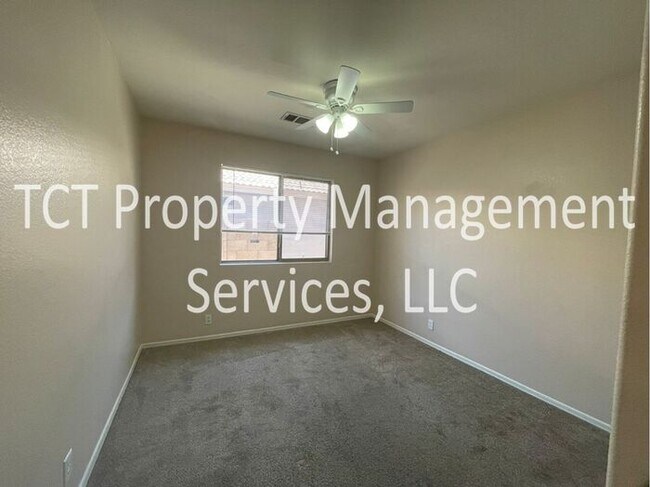 Building Photo - Charming 4 Bedroom in Great Location!