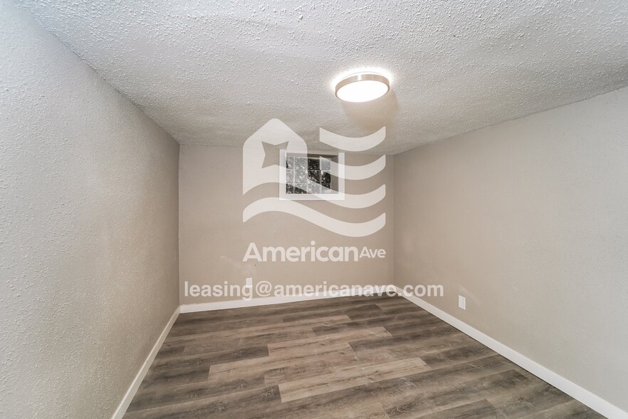 Building Photo - 1836 Superior St