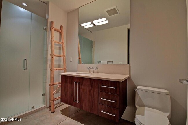 Building Photo - 4747 N Scottsdale Rd