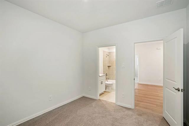 Building Photo - 704 Edgehurst Dr