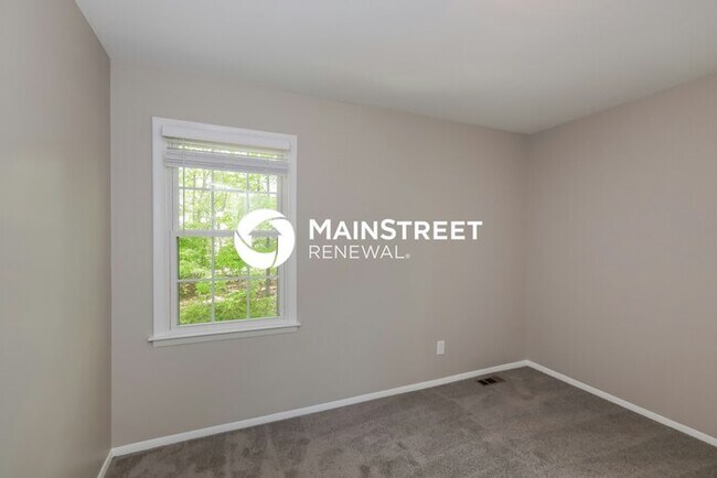Building Photo - 4 Bedroom Pet-Friendly Home in CHARLOTTE, ...